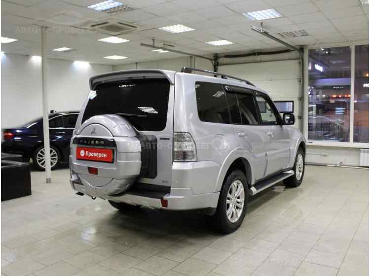 Mitsubishi Pajero IV Рестайлинг 1