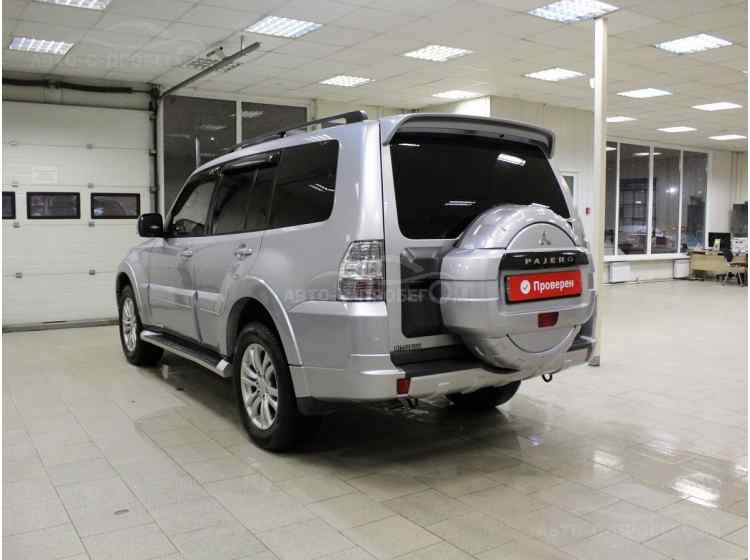 Mitsubishi Pajero IV Рестайлинг 1