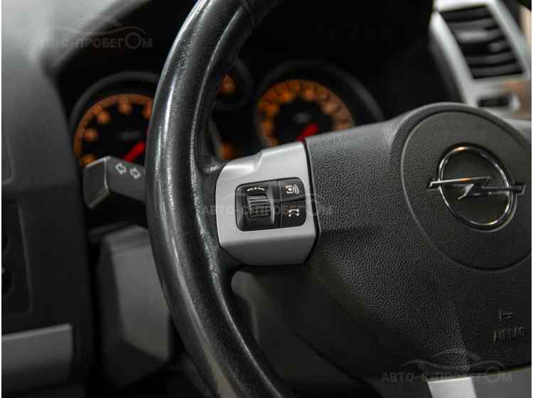 Opel Zafira B Рестайлинг