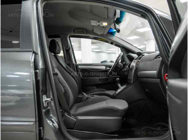 Opel Zafira B Рестайлинг