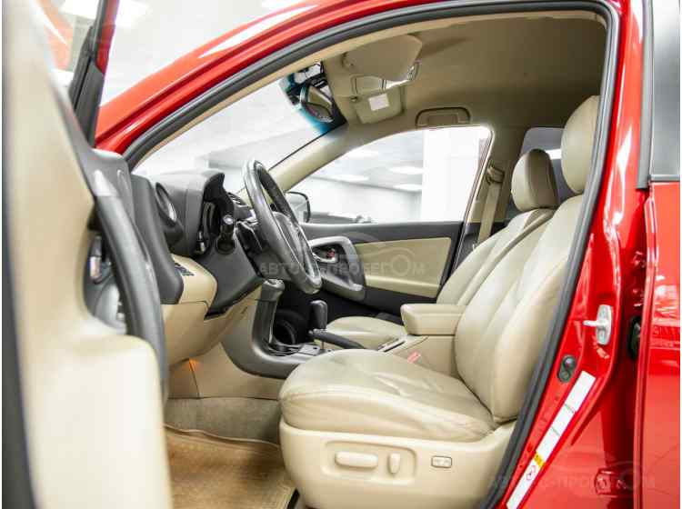 Toyota RAV4 IV (XA40)