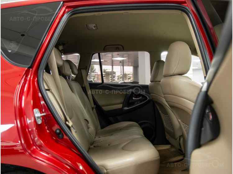 Toyota RAV4 IV (XA40)