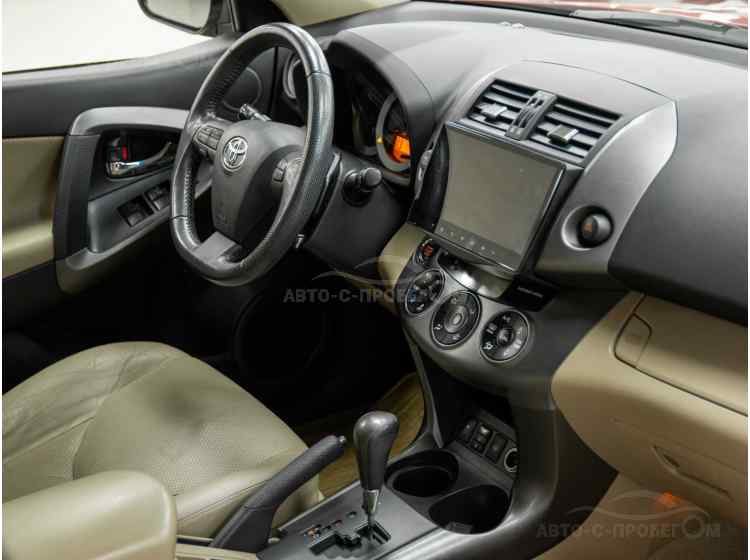 Toyota RAV4 IV (XA40)