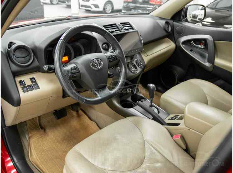 Toyota RAV4 IV (XA40)