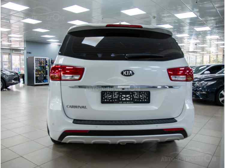 Kia Carnival III